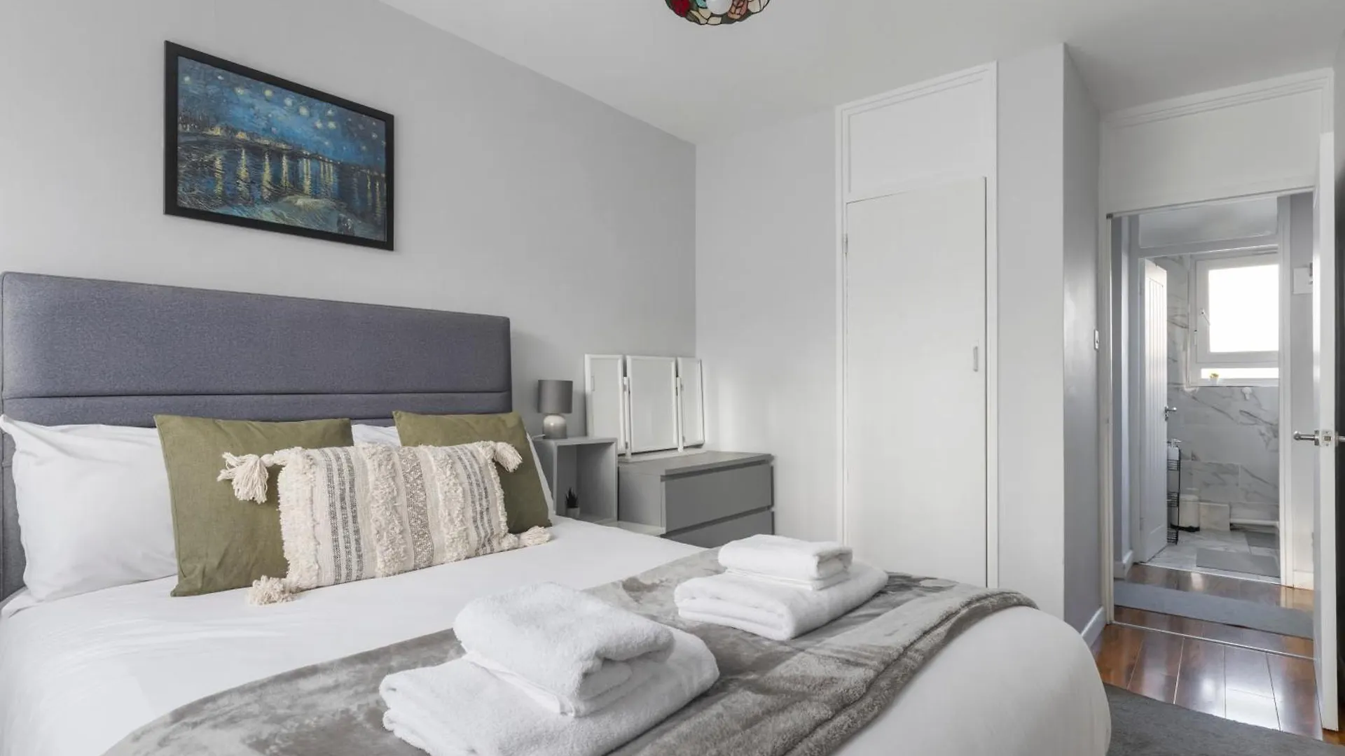 Monthly Stay For 3-Bedroom Only 5 Minutes To Hoxton Station London 0*,  United Kingdom