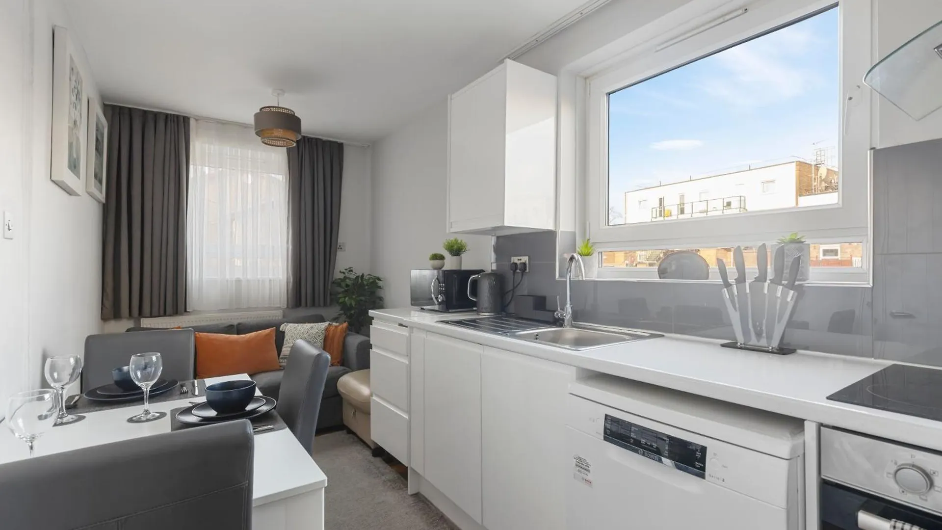 Monthly Stay For 3-Bedroom Only 5 Minutes To Hoxton Station London