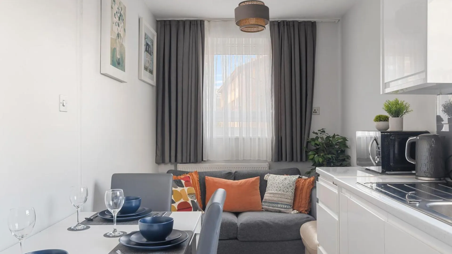 Monthly Stay For 3-Bedroom Only 5 Minutes To Hoxton Station London