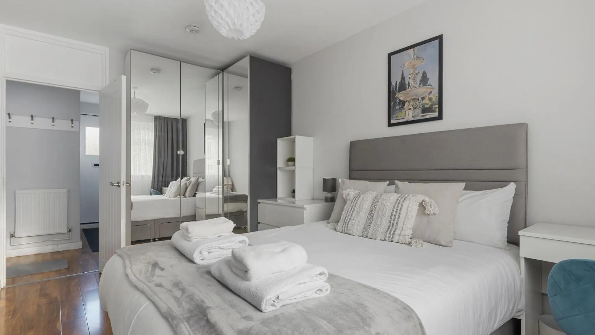 Monthly Stay For 3-Bedroom Only 5 Minutes To Hoxton Station London 0*,  United Kingdom